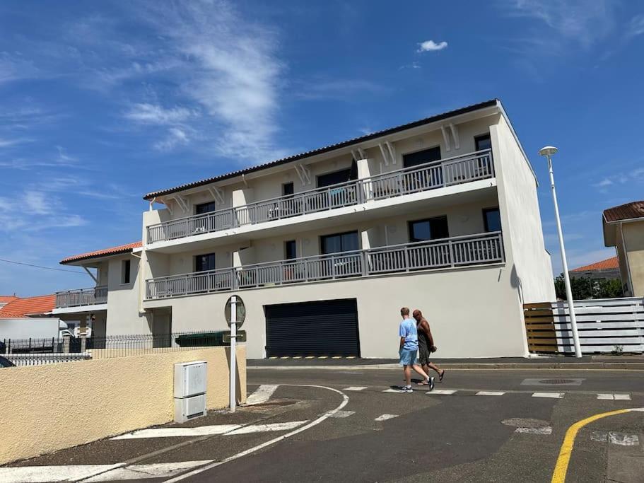 Tres Bel Appartement Neuf - Parking Et Terrasse Biscarrosse Exterior photo